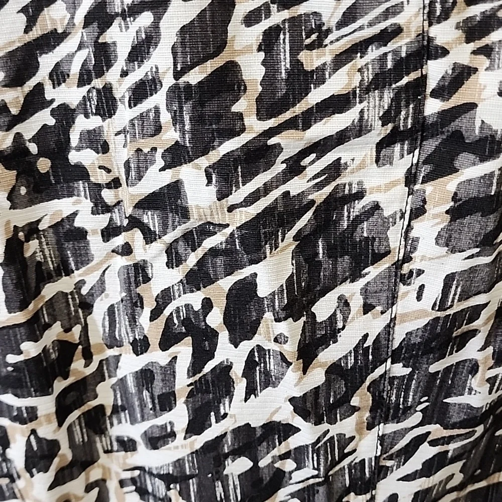 Chico's Size 2 (Approx Size 12) Black and White Animal Print Zip Jacket